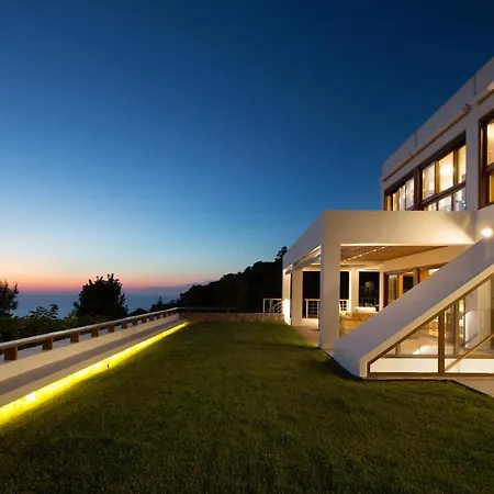 Mikael's Home, Contemporary With Striking Architecture