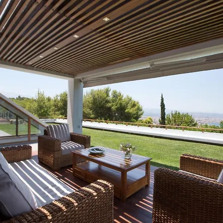 Mikael's Home, Contemporary With Striking Architecture חאניה